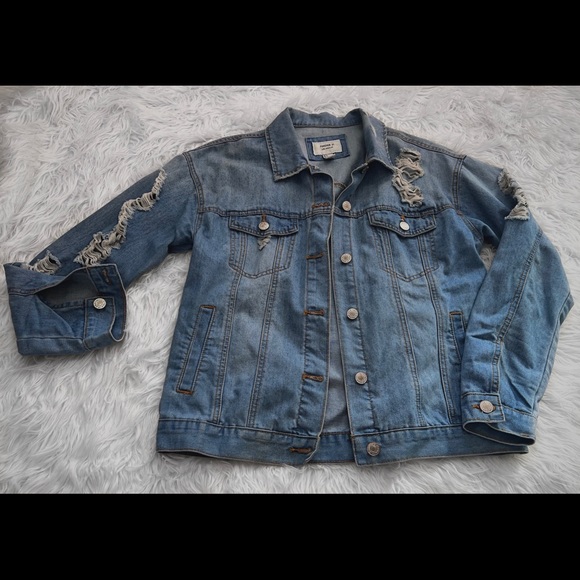 Forever 21 Mid-Blue Oversized Ripped Denim Jacket - Picture 2 of 2